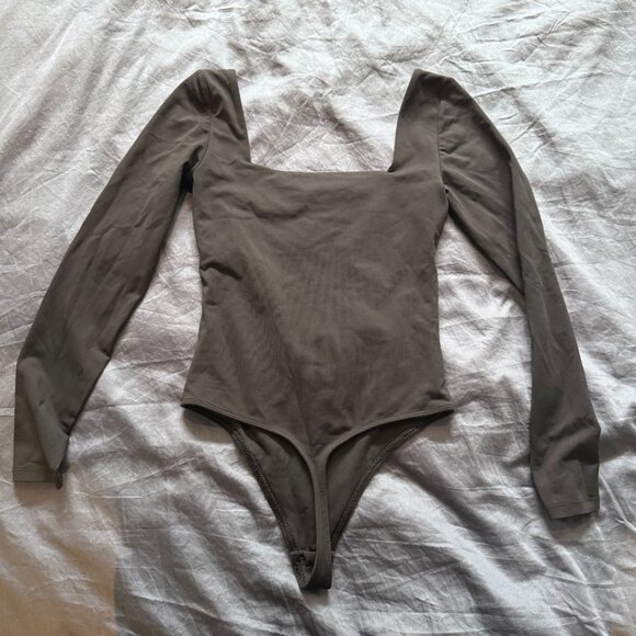 Babaton Aritzia Contour Squareneck Long Sleeve Bodysuit S Black Double Layer - Picture 4 of 4